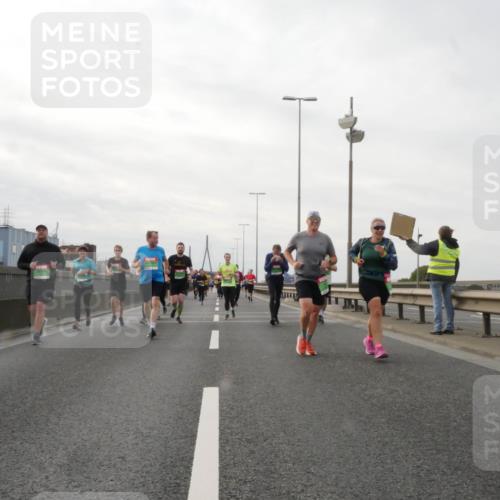 03.10.2025 - Köhlbrandbrückenlauf Matties Gatica Varas http://msf.ph/oto/9190576 03.10.2025 16:02:51 Position 3  meine-sportfotos.de