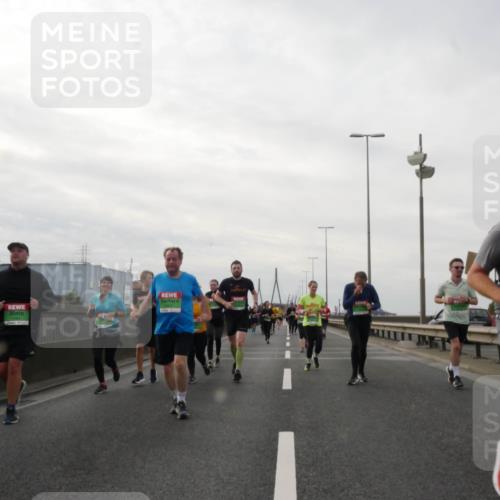 03.10.2025 - Köhlbrandbrückenlauf Matties Gatica Varas http://msf.ph/oto/9190581 03.10.2025 16:02:53 Position 3  meine-sportfotos.de