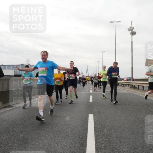 03.10.2025 - Köhlbrandbrückenlauf Matties Gatica Varas http://msf.ph/oto/9190584 03.10.2025 16:02:53 Position 3  meine-sportfotos.de