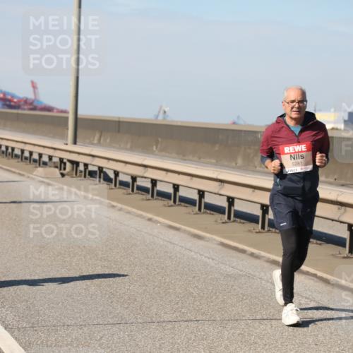 03.10.2025 - Köhlbrandbrückenlauf Yannick Fuchs http://msf.ph/oto/9190599 03.10.2025 12:10:32 Position 3 5281 meine-sportfotos.de
