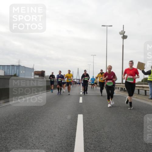 03.10.2025 - Köhlbrandbrückenlauf Matties Gatica Varas http://msf.ph/oto/9190617 03.10.2025 16:03:00 Position 3  meine-sportfotos.de