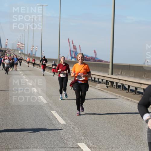 03.10.2025 - Köhlbrandbrückenlauf Yannick Fuchs http://msf.ph/oto/9190623 03.10.2025 12:10:35 Position 3  meine-sportfotos.de