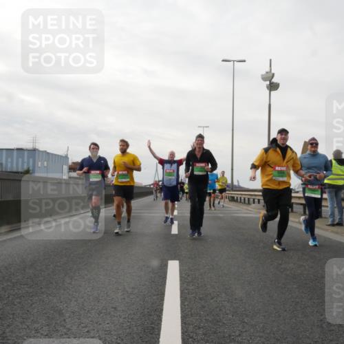 03.10.2025 - Köhlbrandbrückenlauf Matties Gatica Varas http://msf.ph/oto/9190625 03.10.2025 16:03:02 Position 3  meine-sportfotos.de