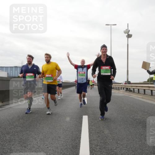 03.10.2025 - Köhlbrandbrückenlauf Matties Gatica Varas http://msf.ph/oto/9190629 03.10.2025 16:03:03 Position 3 8480 meine-sportfotos.de