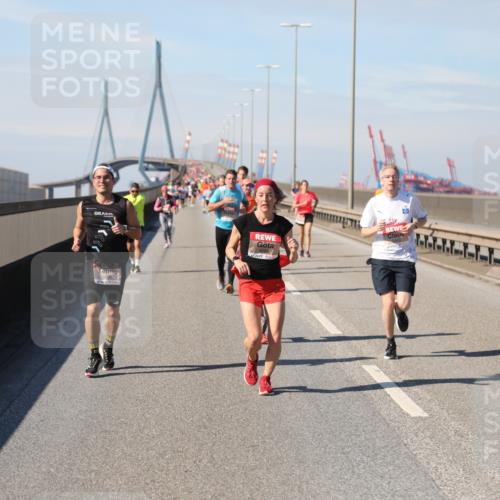 03.10.2025 - Köhlbrandbrückenlauf Yannick Fuchs http://msf.ph/oto/9190640 03.10.2025 11:50:53 Position 3 4298 meine-sportfotos.de