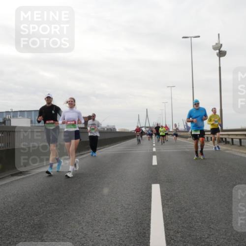 03.10.2025 - Köhlbrandbrückenlauf Matties Gatica Varas http://msf.ph/oto/9190641 03.10.2025 16:03:05 Position 3  meine-sportfotos.de