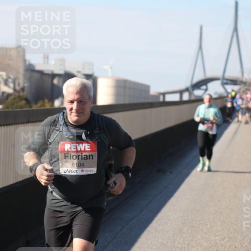 03.10.2025 - Köhlbrandbrückenlauf Yannick Fuchs http://msf.ph/oto/9190646 03.10.2025 12:10:37 Position 3 6104 meine-sportfotos.de