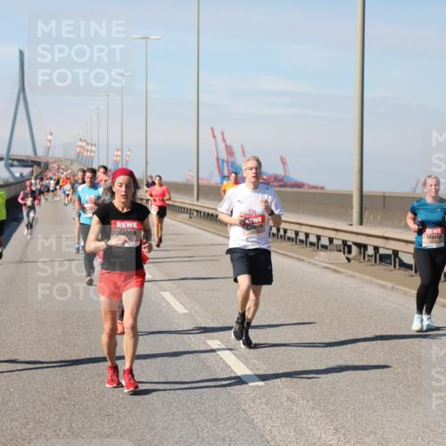 03.10.2025 - Köhlbrandbrückenlauf Yannick Fuchs http://msf.ph/oto/9190647 03.10.2025 11:50:54 Position 3 6062 meine-sportfotos.de