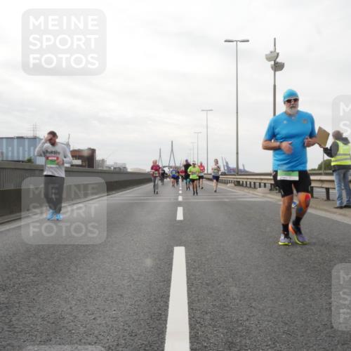 03.10.2025 - Köhlbrandbrückenlauf Matties Gatica Varas http://msf.ph/oto/9190648 03.10.2025 16:03:06 Position 3  meine-sportfotos.de