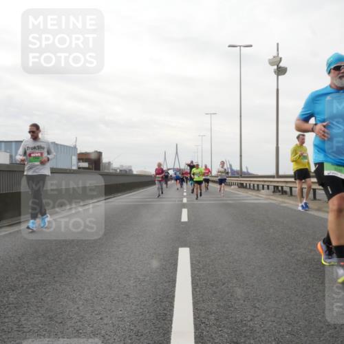 03.10.2025 - Köhlbrandbrückenlauf Matties Gatica Varas http://msf.ph/oto/9190649 03.10.2025 16:03:07 Position 3 9289 meine-sportfotos.de