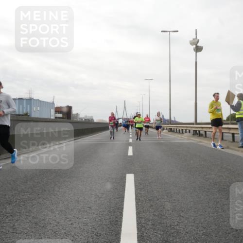 03.10.2025 - Köhlbrandbrückenlauf Matties Gatica Varas http://msf.ph/oto/9190652 03.10.2025 16:03:07 Position 3  meine-sportfotos.de