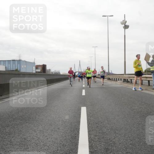 03.10.2025 - Köhlbrandbrückenlauf Matties Gatica Varas http://msf.ph/oto/9190653 03.10.2025 16:03:08 Position 3  meine-sportfotos.de