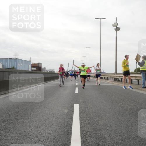 03.10.2025 - Köhlbrandbrückenlauf Matties Gatica Varas http://msf.ph/oto/9190657 03.10.2025 16:03:09 Position 3  meine-sportfotos.de