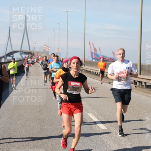 03.10.2025 - Köhlbrandbrückenlauf Yannick Fuchs http://msf.ph/oto/9190658 03.10.2025 11:50:55 Position 3 6062, 4298 meine-sportfotos.de