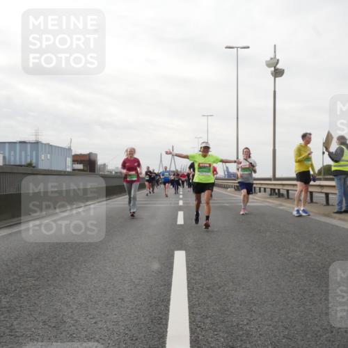 03.10.2025 - Köhlbrandbrückenlauf Matties Gatica Varas http://msf.ph/oto/9190661 03.10.2025 16:03:10 Position 3  meine-sportfotos.de