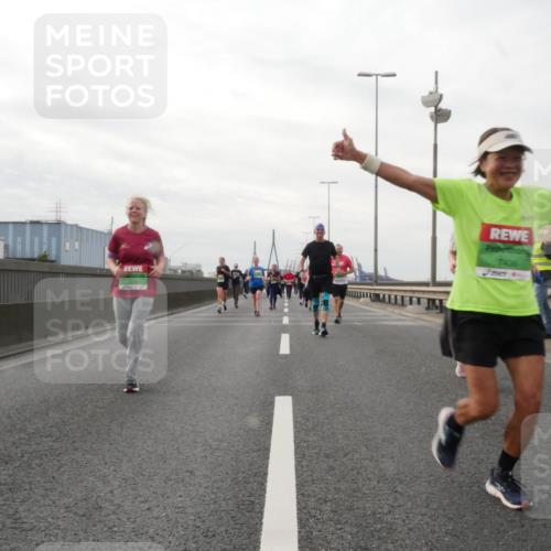 03.10.2025 - Köhlbrandbrückenlauf Matties Gatica Varas http://msf.ph/oto/9190668 03.10.2025 16:03:11 Position 3 7436, 15 meine-sportfotos.de