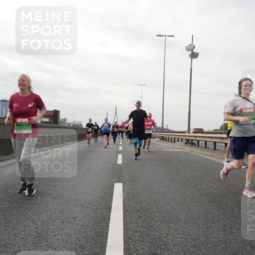 03.10.2025 - Köhlbrandbrückenlauf Matties Gatica Varas http://msf.ph/oto/9190671 03.10.2025 16:03:11 Position 3 19 meine-sportfotos.de