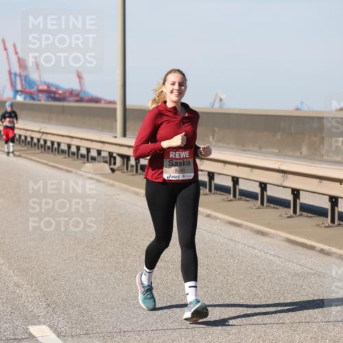 03.10.2025 - Köhlbrandbrückenlauf Yannick Fuchs http://msf.ph/oto/9190674 03.10.2025 12:10:39 Position 3 5390 meine-sportfotos.de