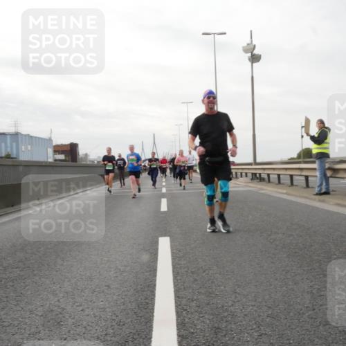03.10.2025 - Köhlbrandbrückenlauf Matties Gatica Varas http://msf.ph/oto/9190678 03.10.2025 16:03:13 Position 3  meine-sportfotos.de