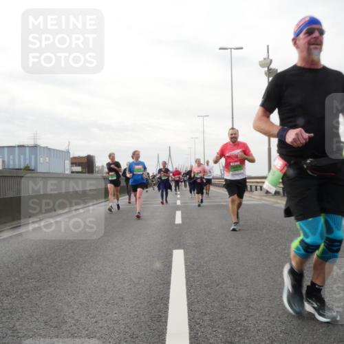 03.10.2025 - Köhlbrandbrückenlauf Matties Gatica Varas http://msf.ph/oto/9190684 03.10.2025 16:03:14 Position 3  meine-sportfotos.de