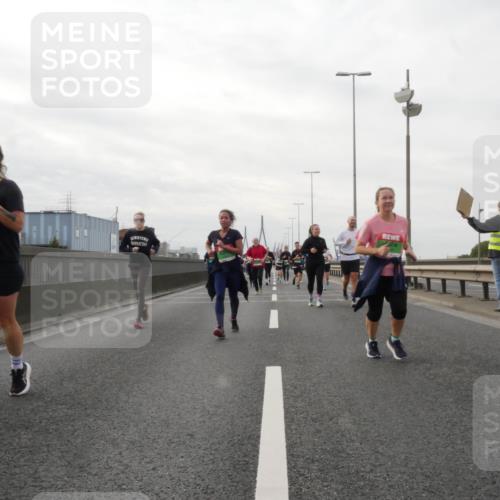03.10.2025 - Köhlbrandbrückenlauf Matties Gatica Varas http://msf.ph/oto/9190696 03.10.2025 16:03:17 Position 3  meine-sportfotos.de