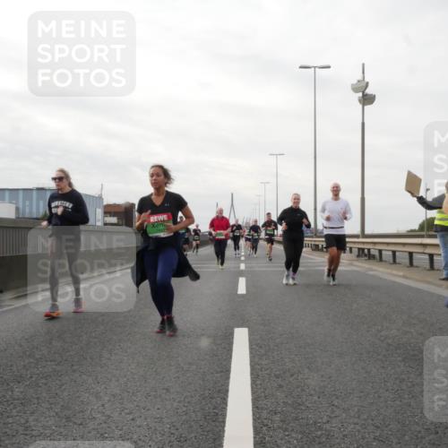 03.10.2025 - Köhlbrandbrückenlauf Matties Gatica Varas http://msf.ph/oto/9190700 03.10.2025 16:03:18 Position 3 7453, 755 meine-sportfotos.de