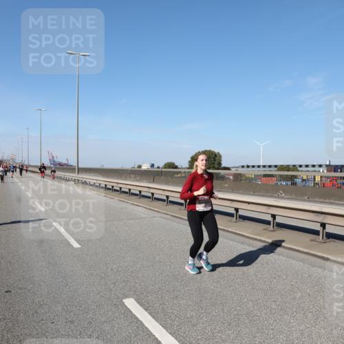 03.10.2025 - Köhlbrandbrückenlauf Yannick Fuchs http://msf.ph/oto/9190701 03.10.2025 12:10:41 Position 3  meine-sportfotos.de