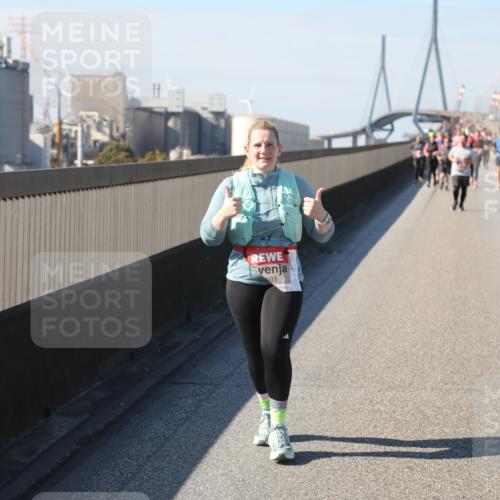 03.10.2025 - Köhlbrandbrückenlauf Yannick Fuchs http://msf.ph/oto/9190706 03.10.2025 12:10:42 Position 3 593 meine-sportfotos.de