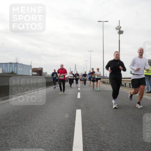 03.10.2025 - Köhlbrandbrückenlauf Matties Gatica Varas http://msf.ph/oto/9190707 03.10.2025 16:03:19 Position 3  meine-sportfotos.de
