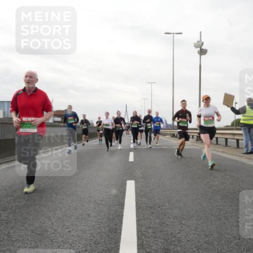 03.10.2025 - Köhlbrandbrückenlauf Matties Gatica Varas http://msf.ph/oto/9190716 03.10.2025 16:03:21 Position 3  meine-sportfotos.de