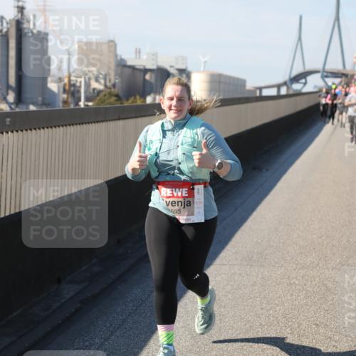 03.10.2025 - Köhlbrandbrückenlauf Yannick Fuchs http://msf.ph/oto/9190717 03.10.2025 12:10:43 Position 3 593 meine-sportfotos.de