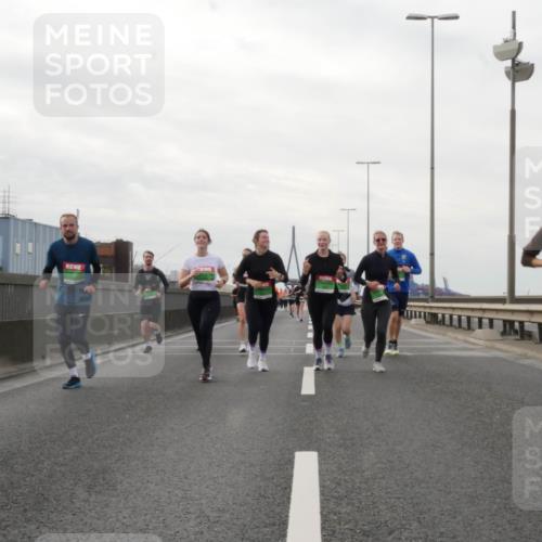03.10.2025 - Köhlbrandbrückenlauf Matties Gatica Varas http://msf.ph/oto/9190721 03.10.2025 16:03:22 Position 3  meine-sportfotos.de