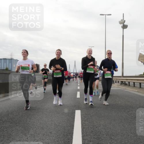 03.10.2025 - Köhlbrandbrückenlauf Matties Gatica Varas http://msf.ph/oto/9190727 03.10.2025 16:03:23 Position 3  meine-sportfotos.de