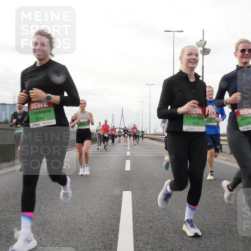 03.10.2025 - Köhlbrandbrückenlauf Matties Gatica Varas http://msf.ph/oto/9190732 03.10.2025 16:03:24 Position 3 9044 meine-sportfotos.de