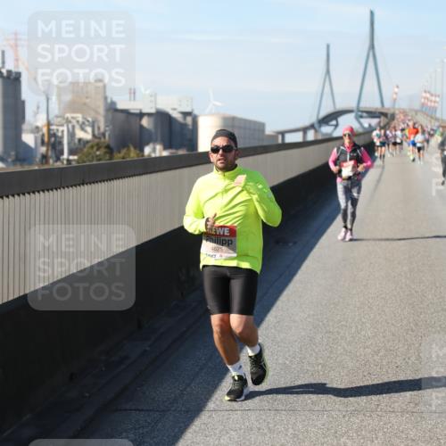 03.10.2025 - Köhlbrandbrückenlauf Yannick Fuchs http://msf.ph/oto/9190734 03.10.2025 11:51:01 Position 3 4625, 5792 meine-sportfotos.de