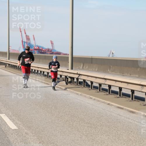 03.10.2025 - Köhlbrandbrückenlauf Yannick Fuchs http://msf.ph/oto/9190739 03.10.2025 12:10:44 Position 3  meine-sportfotos.de