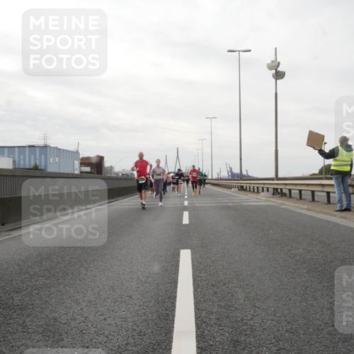 03.10.2025 - Köhlbrandbrückenlauf Matties Gatica Varas http://msf.ph/oto/9190740 03.10.2025 16:03:26 Position 3 74 meine-sportfotos.de
