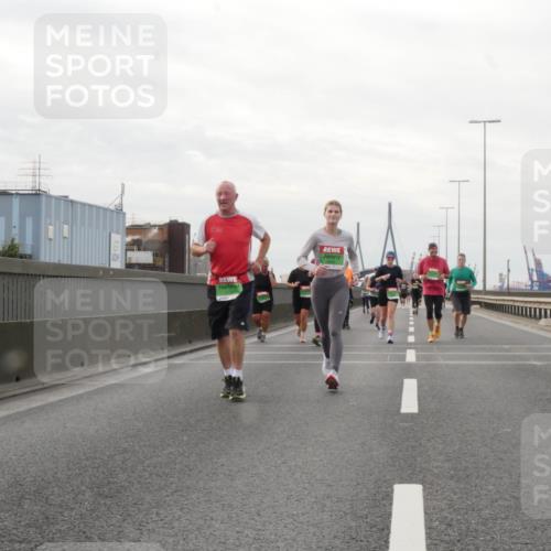 03.10.2025 - Köhlbrandbrückenlauf Matties Gatica Varas http://msf.ph/oto/9190747 03.10.2025 16:03:28 Position 3  meine-sportfotos.de
