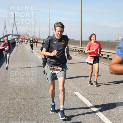 03.10.2025 - Köhlbrandbrückenlauf Yannick Fuchs http://msf.ph/oto/9190750 03.10.2025 11:51:02 Position 3 5792 meine-sportfotos.de