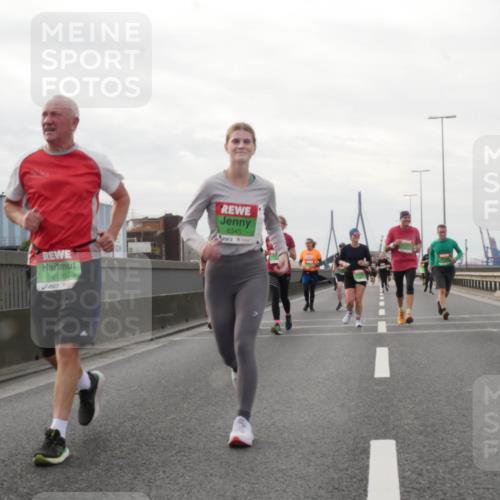 03.10.2025 - Köhlbrandbrückenlauf Matties Gatica Varas http://msf.ph/oto/9190752 03.10.2025 16:03:29 Position 3 8120, 8345 meine-sportfotos.de