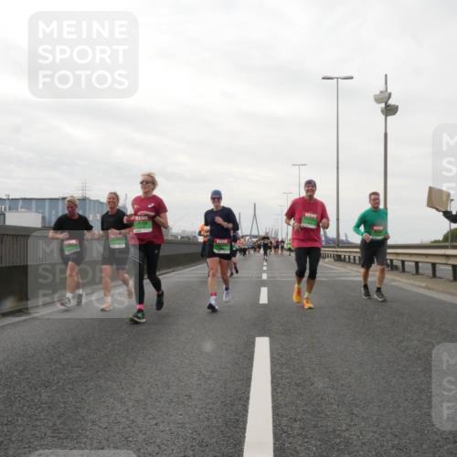 03.10.2025 - Köhlbrandbrückenlauf Matties Gatica Varas http://msf.ph/oto/9190761 03.10.2025 16:03:32 Position 3  meine-sportfotos.de