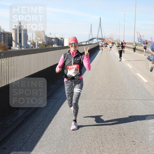 03.10.2025 - Köhlbrandbrückenlauf Yannick Fuchs http://msf.ph/oto/9190767 03.10.2025 11:51:05 Position 3 1488, 4346 meine-sportfotos.de