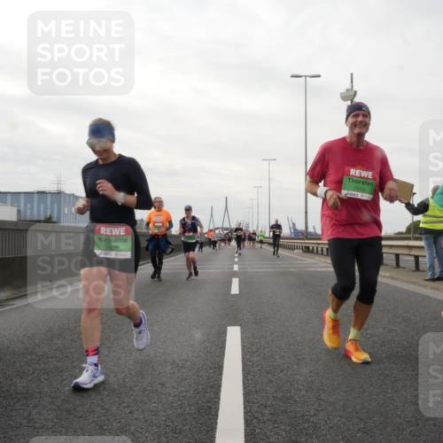 03.10.2025 - Köhlbrandbrückenlauf Matties Gatica Varas http://msf.ph/oto/9190770 03.10.2025 16:03:34 Position 3 7973 meine-sportfotos.de