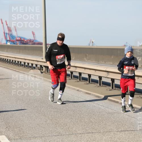 03.10.2025 - Köhlbrandbrückenlauf Yannick Fuchs http://msf.ph/oto/9190776 03.10.2025 12:10:50 Position 3 357 meine-sportfotos.de