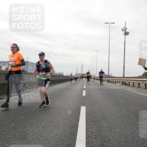 03.10.2025 - Köhlbrandbrückenlauf Matties Gatica Varas http://msf.ph/oto/9190778 03.10.2025 16:03:36 Position 3  meine-sportfotos.de