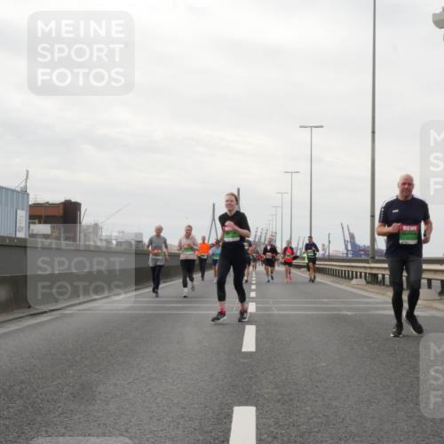 03.10.2025 - Köhlbrandbrückenlauf Matties Gatica Varas http://msf.ph/oto/9190785 03.10.2025 16:03:39 Position 3  meine-sportfotos.de