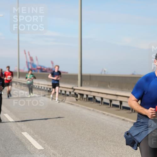 03.10.2025 - Köhlbrandbrückenlauf Yannick Fuchs http://msf.ph/oto/9190794 03.10.2025 11:51:07 Position 3 6034 meine-sportfotos.de