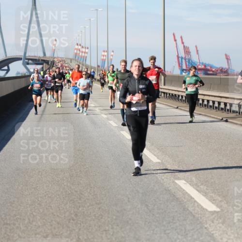 03.10.2025 - Köhlbrandbrückenlauf Yannick Fuchs http://msf.ph/oto/9190799 03.10.2025 11:51:08 Position 3  meine-sportfotos.de