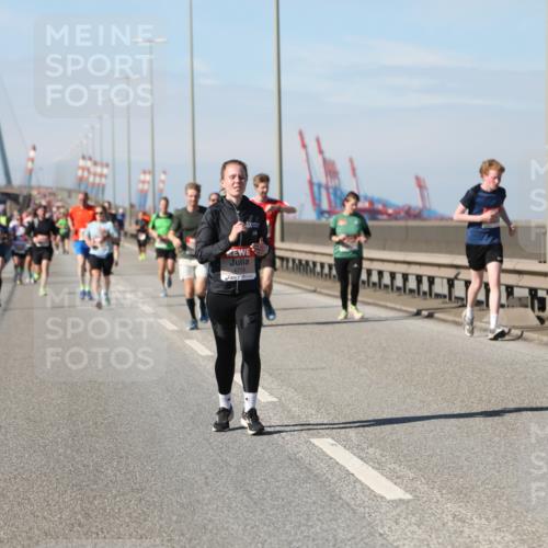 03.10.2025 - Köhlbrandbrückenlauf Yannick Fuchs http://msf.ph/oto/9190802 03.10.2025 11:51:08 Position 3 4718 meine-sportfotos.de