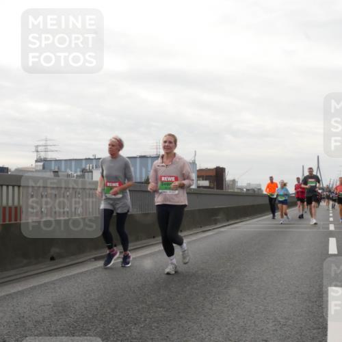 03.10.2025 - Köhlbrandbrückenlauf Matties Gatica Varas http://msf.ph/oto/9190804 03.10.2025 16:03:44 Position 3  meine-sportfotos.de